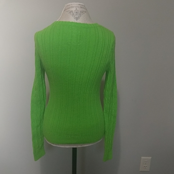 Hollister sweater in lime green - Picture 2 of 7